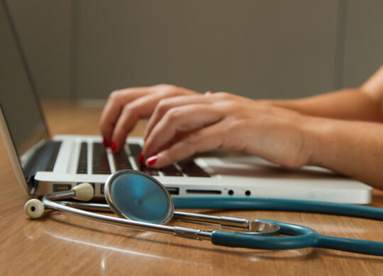 digital-laptop-computer-technology-nurse-doctor